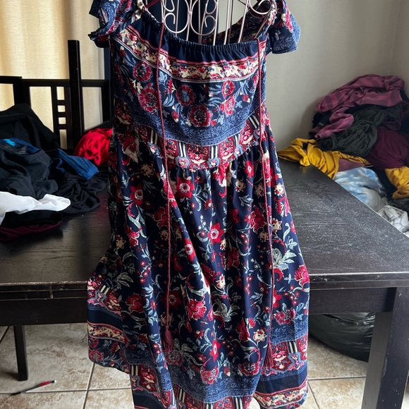 Dress - Picture 2 of 3